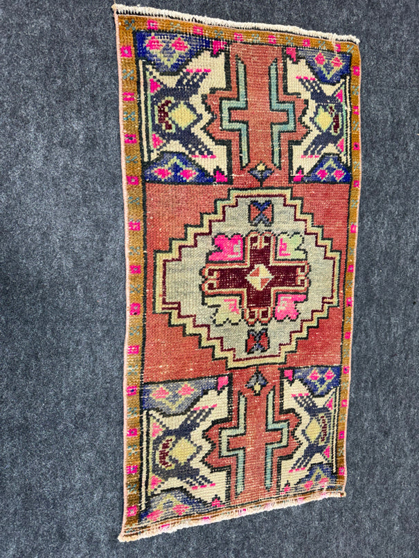 Turkish Yastik Rug  1'7" x  3'1" #23909