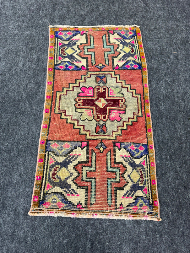 Turkish Yastik Rug  1'7" x  3'1" #23909