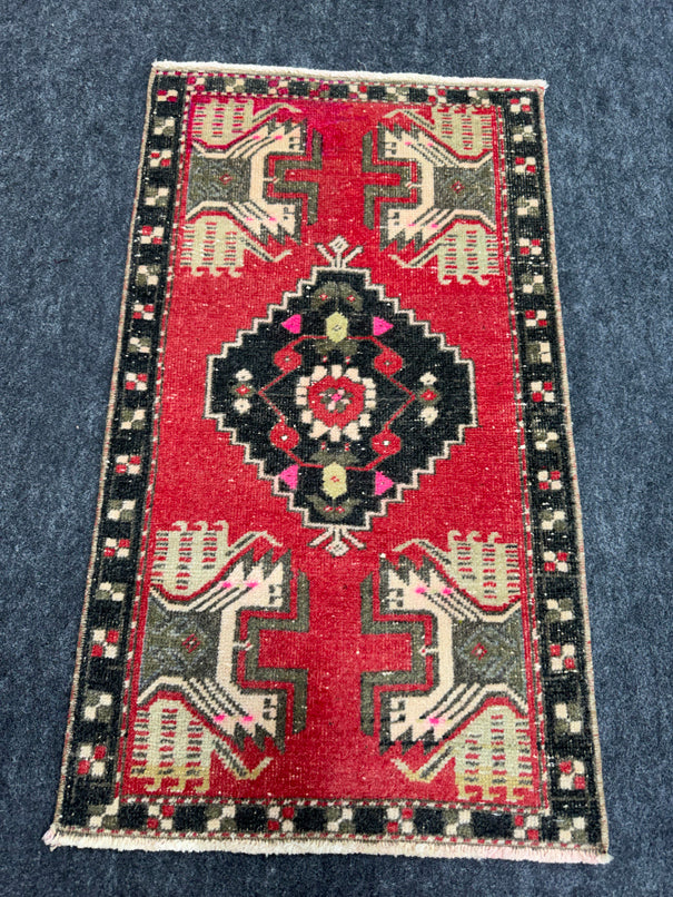 Turkish Yastik Rug  1'7" x  2'10" #23908
