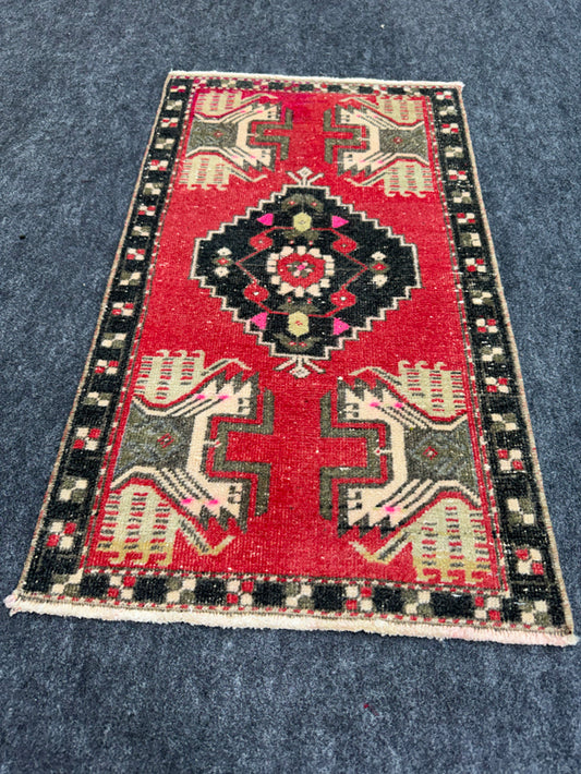 Turkish Yastik Rug  1'7" x  2'10" #23908