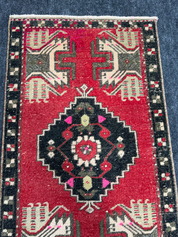 Turkish Yastik Rug  1'7" x  2'10" #23908