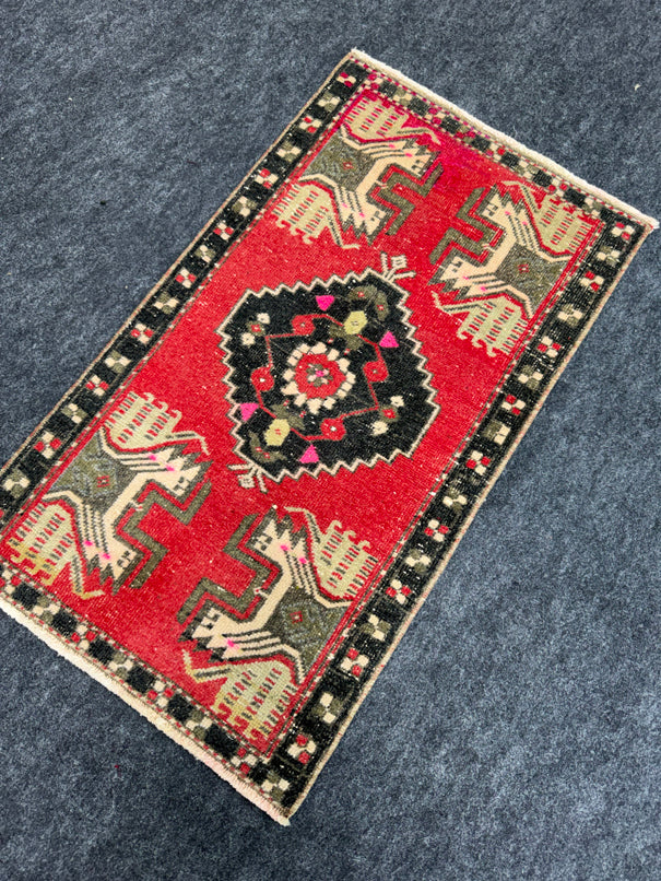 Turkish Yastik Rug  1'7" x  2'10" #23908