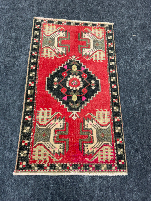 Turkish Yastik Rug  1'7" x  2'10" #23908