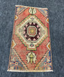Turkish Yastik Rug  1'5" x  2'8" #23907