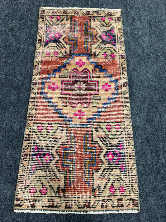Turkish Yastik Rug  1'5" x  3'1" #23906