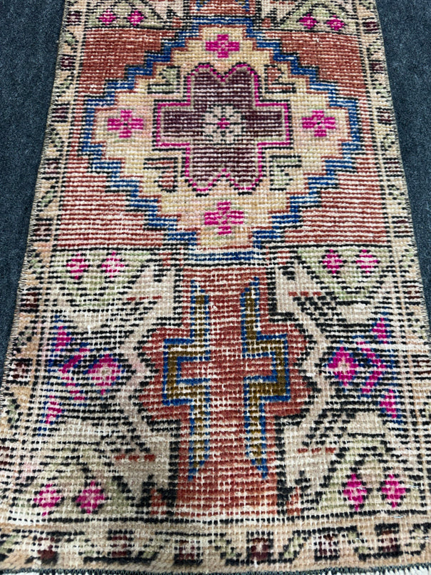 Turkish Yastik Rug  1'5" x  3'1" #23906