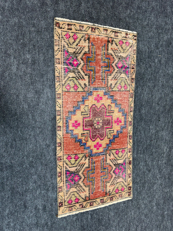 Turkish Yastik Rug  1'5" x  3'1" #23906