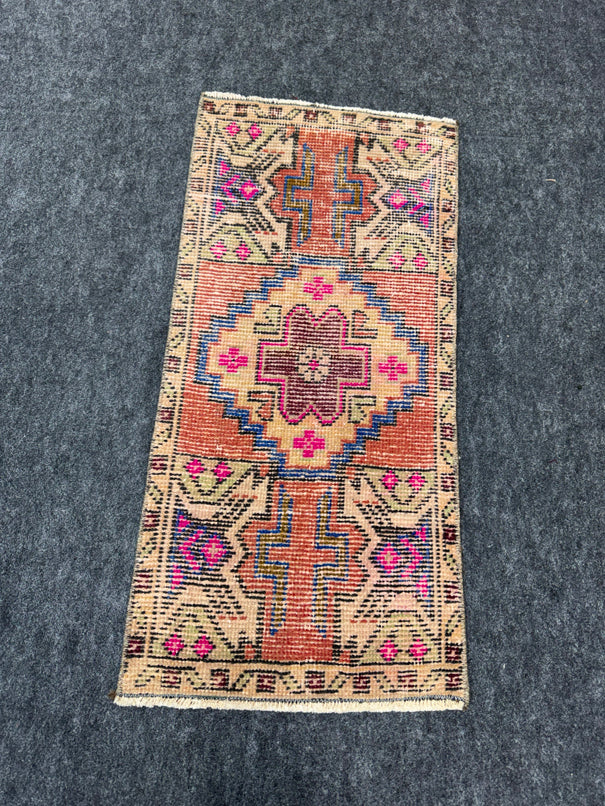 Turkish Yastik Rug  1'5" x  3'1" #23906