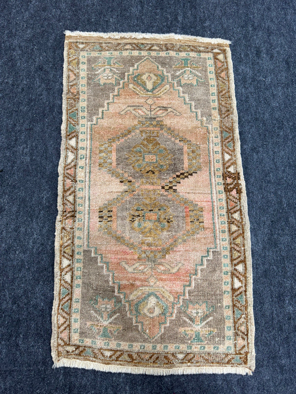 Turkish Yastik Rug  1'7" x  2'11" #23969