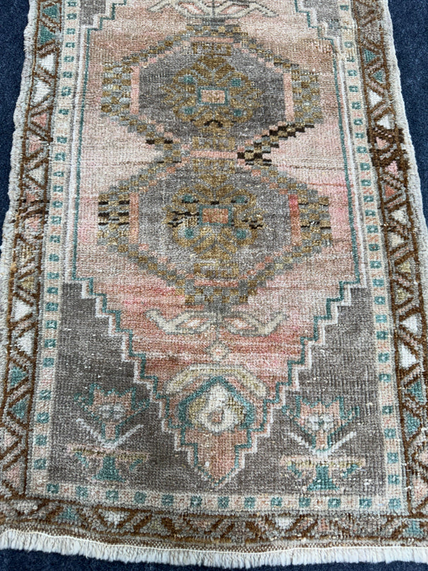 Turkish Yastik Rug  1'7" x  2'11" #23969