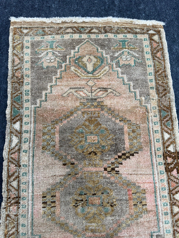 Turkish Yastik Rug  1'7" x  2'11" #23969