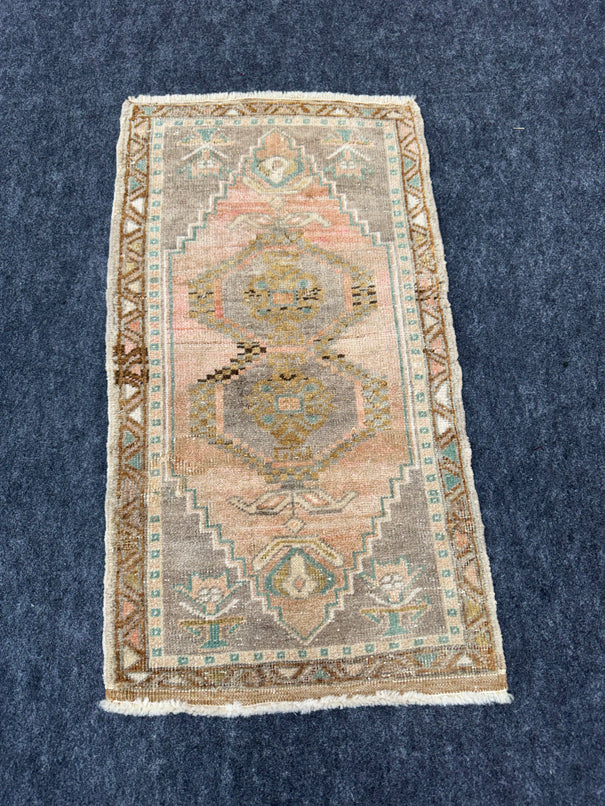 Turkish Yastik Rug  1'7" x  2'11" #23969