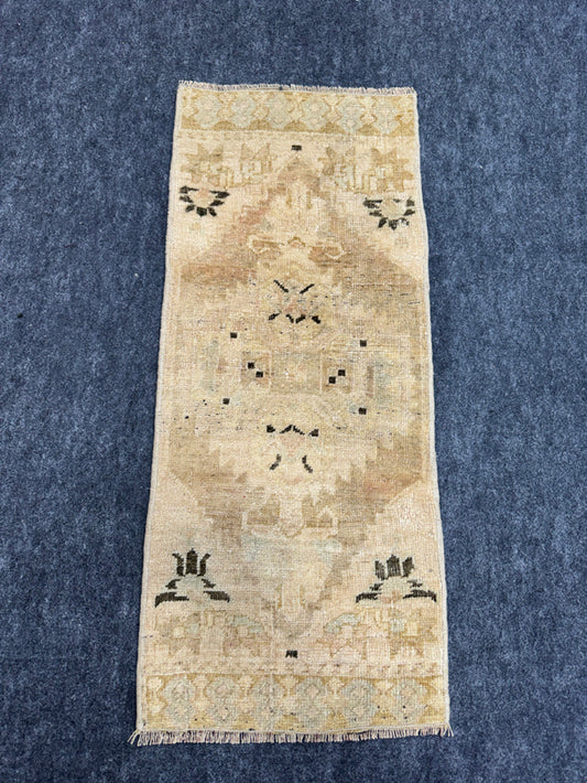 Turkish Yastik Rug  1'4" x  3'2" #23967