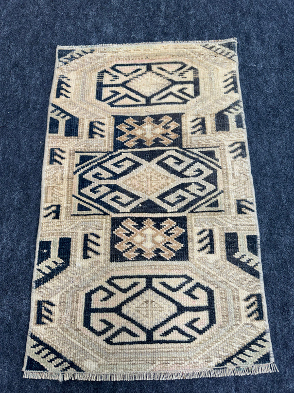 Turkish Yastik Rug  1'8" x  2'7" #23963