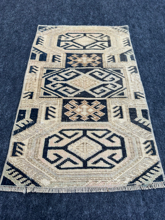 Turkish Yastik Rug  1'8" x  2'7" #23963