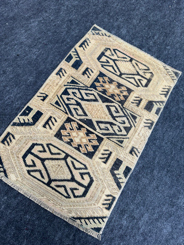 Turkish Yastik Rug  1'8" x  2'7" #23963