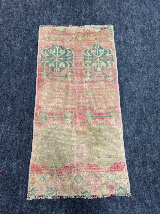 Turkish Yastik Rug  1'4" x  2'7" #23972