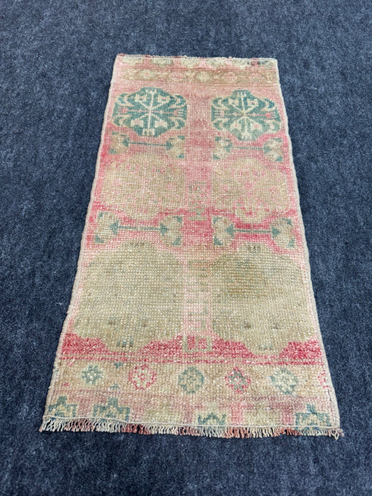 Turkish Yastik Rug  1'4" x  2'7" #23972