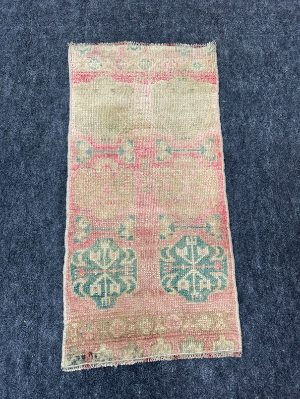 Turkish Yastik Rug  1'4" x  2'7" #23972