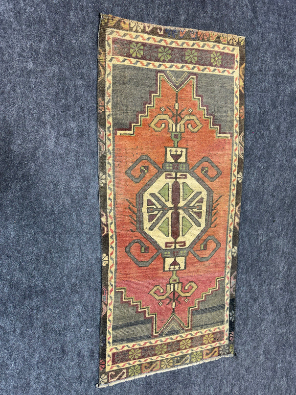 Turkish Yastik Rug  1'8" x  3'8" #23973