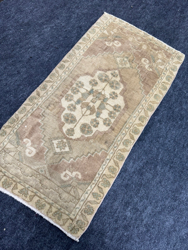 Turkish Yastik Rug  1'8" x  3'3" #23974