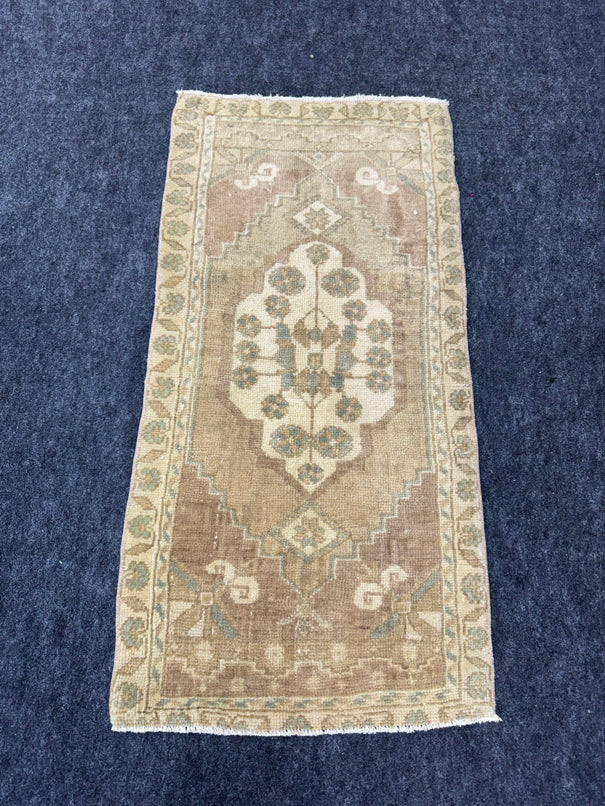 Turkish Yastik Rug  1'8" x  3'3" #23974