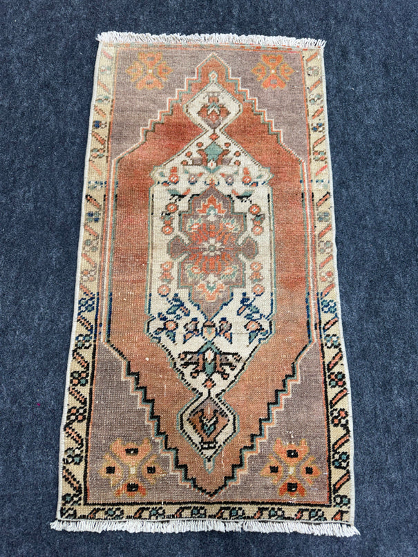 Turkish Yastik Rug  1'7" x  3' #23976