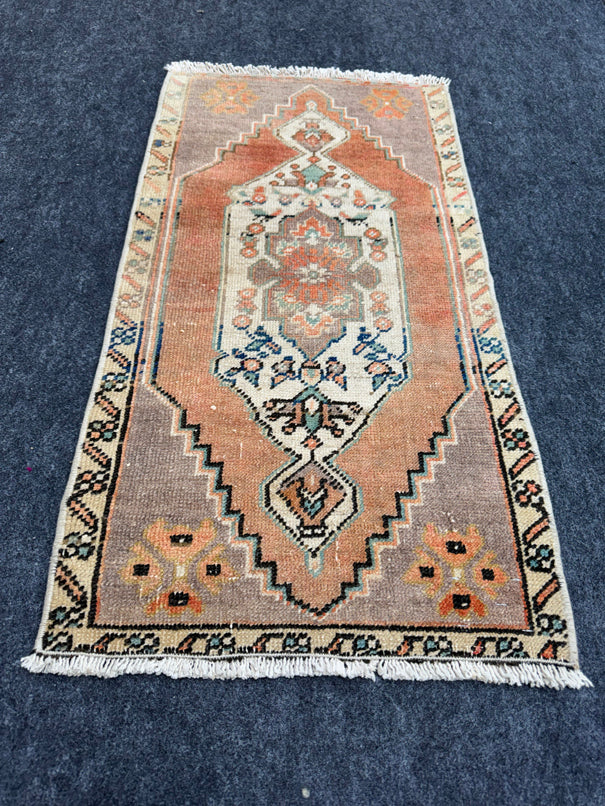 Turkish Yastik Rug  1'7" x  3' #23976