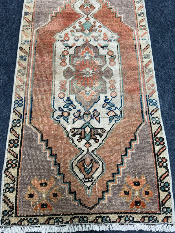Turkish Yastik Rug  1'7" x  3' #23976