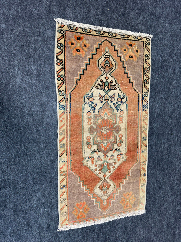 Turkish Yastik Rug  1'7" x  3' #23976