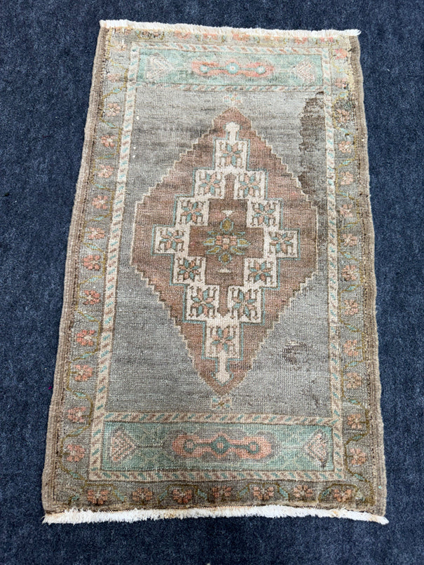 Turkish Yastik Rug  1'9" x  2'10" #23977