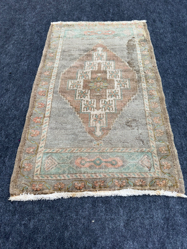 Turkish Yastik Rug  1'9" x  2'10" #23977