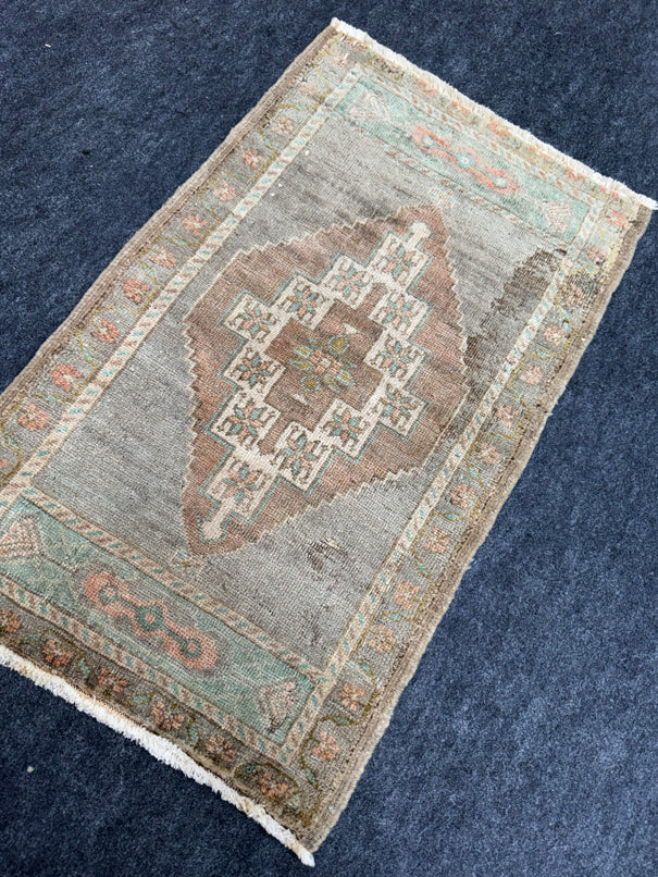 Turkish Yastik Rug  1'9" x  2'10" #23977