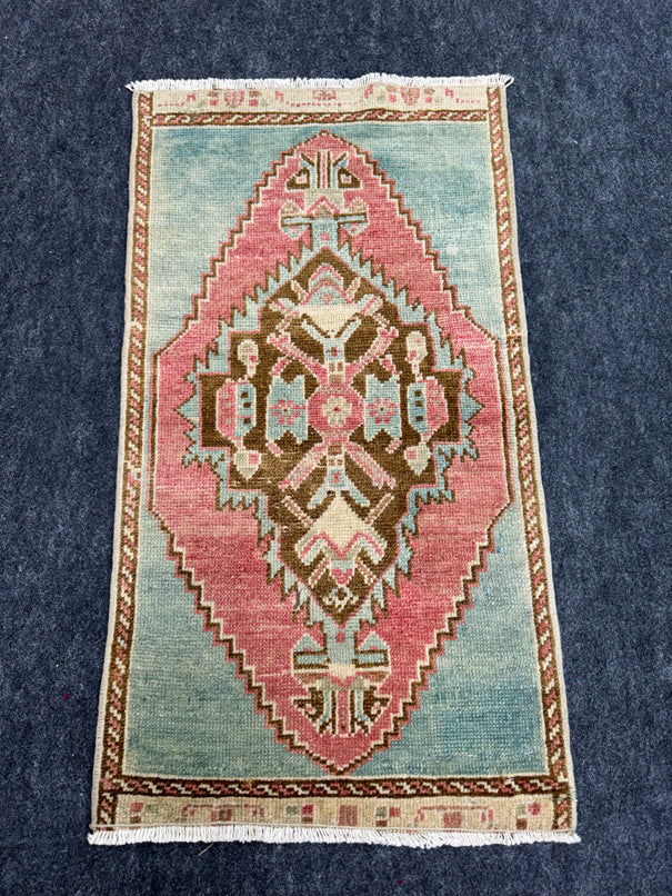 Turkish Yastik Rug  1'6" x  2'10" #23990