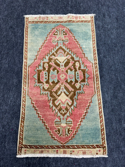 Turkish Yastik Rug  1'6" x  2'10" #23990