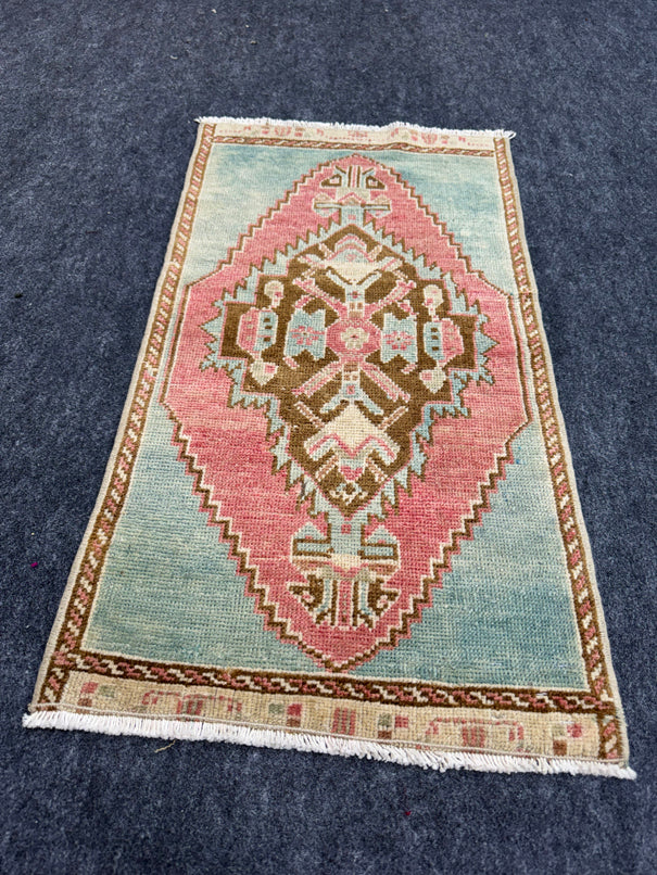 Turkish Yastik Rug  1'6" x  2'10" #23990