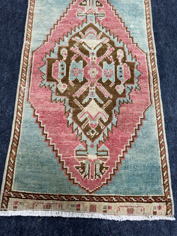 Turkish Yastik Rug  1'6" x  2'10" #23990