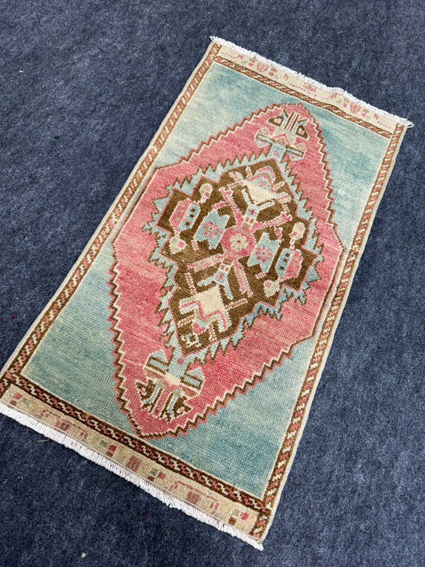 Turkish Yastik Rug  1'6" x  2'10" #23990