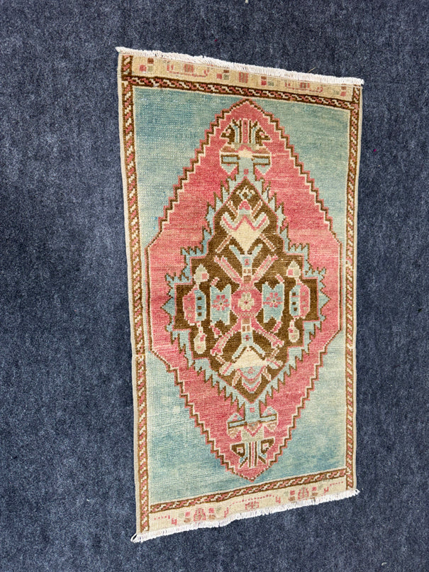 Turkish Yastik Rug  1'6" x  2'10" #23990