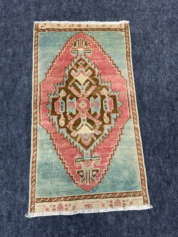 Turkish Yastik Rug  1'6" x  2'10" #23990