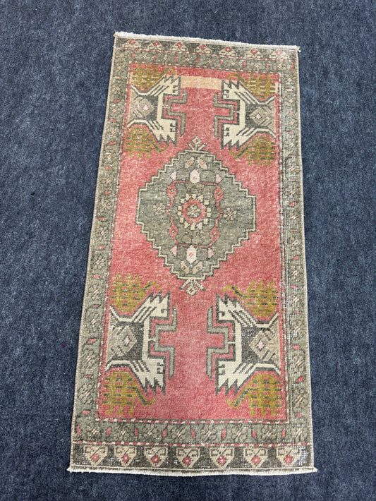 Turkish Yastik Rug  1'7" x  3'3" #23991