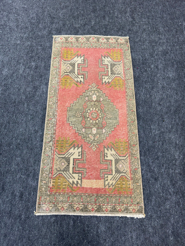 Turkish Yastik Rug  1'7" x  3'3" #23991