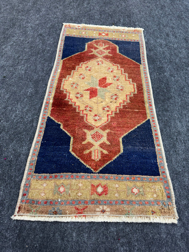 Turkish Yastik Rug  1'4" x  2'10" #23993