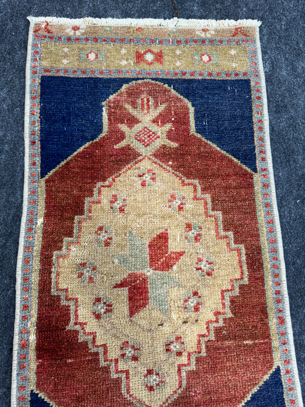 Turkish Yastik Rug  1'4" x  2'10" #23993