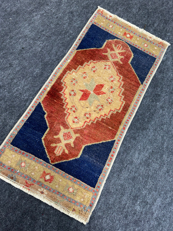Turkish Yastik Rug  1'4" x  2'10" #23993
