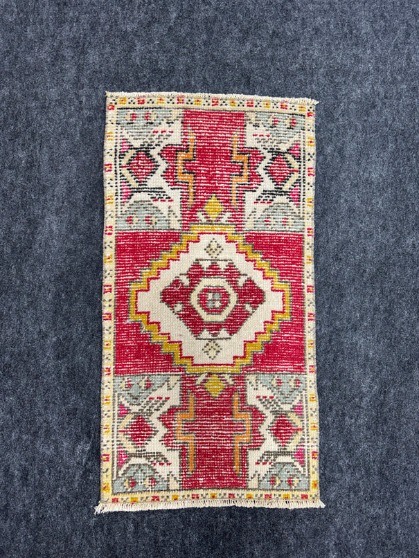 Turkish Yastik Rug  1'7" x  3' #24033