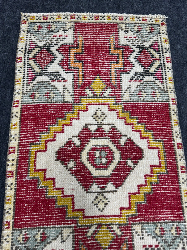 Turkish Yastik Rug  1'7" x  3' #24033