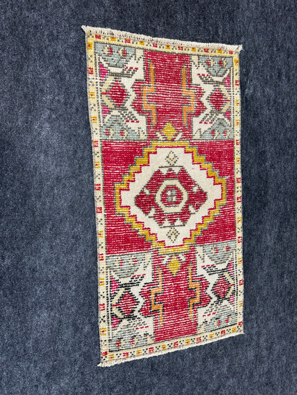 Turkish Yastik Rug  1'7" x  3' #24033