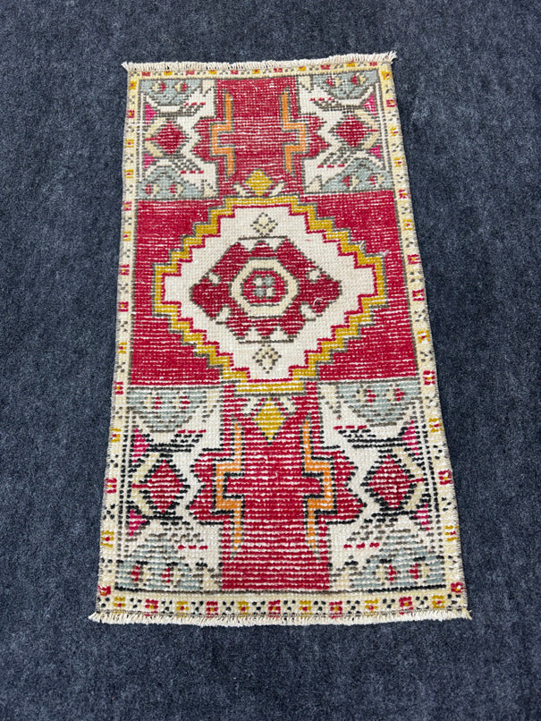 Turkish Yastik Rug  1'7" x  3' #24033
