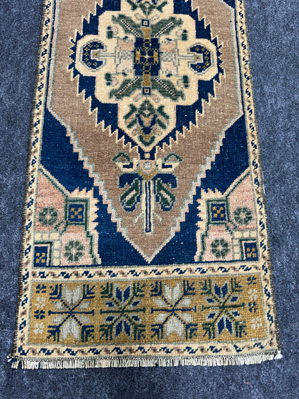 Turkish Yastik Rug  1'3" x  3'2" #24018